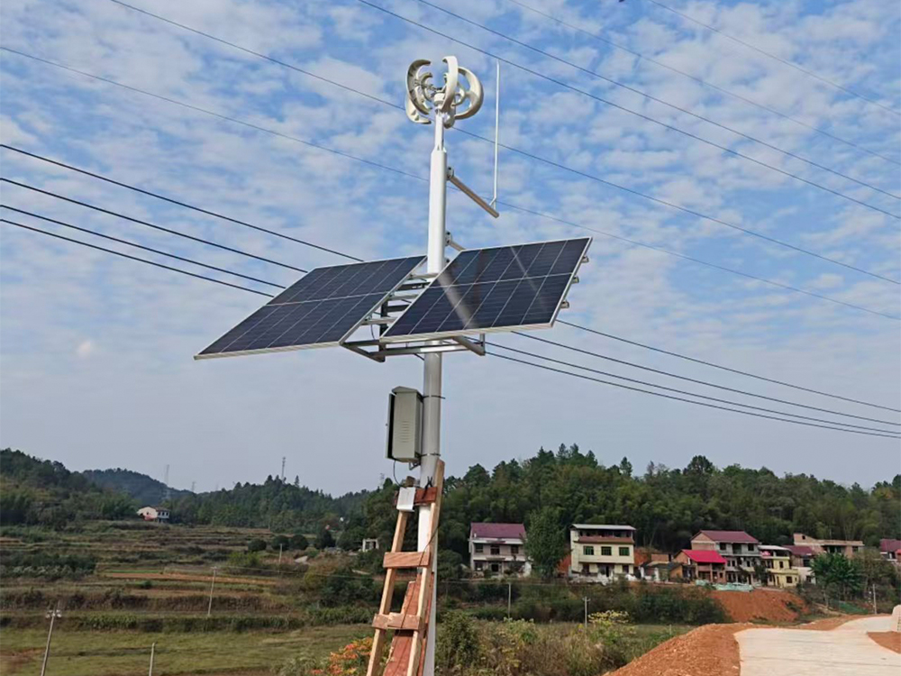 破局“最后一公里”：太阳能供电系统在乡村道路监控中的关键作用与技术解析